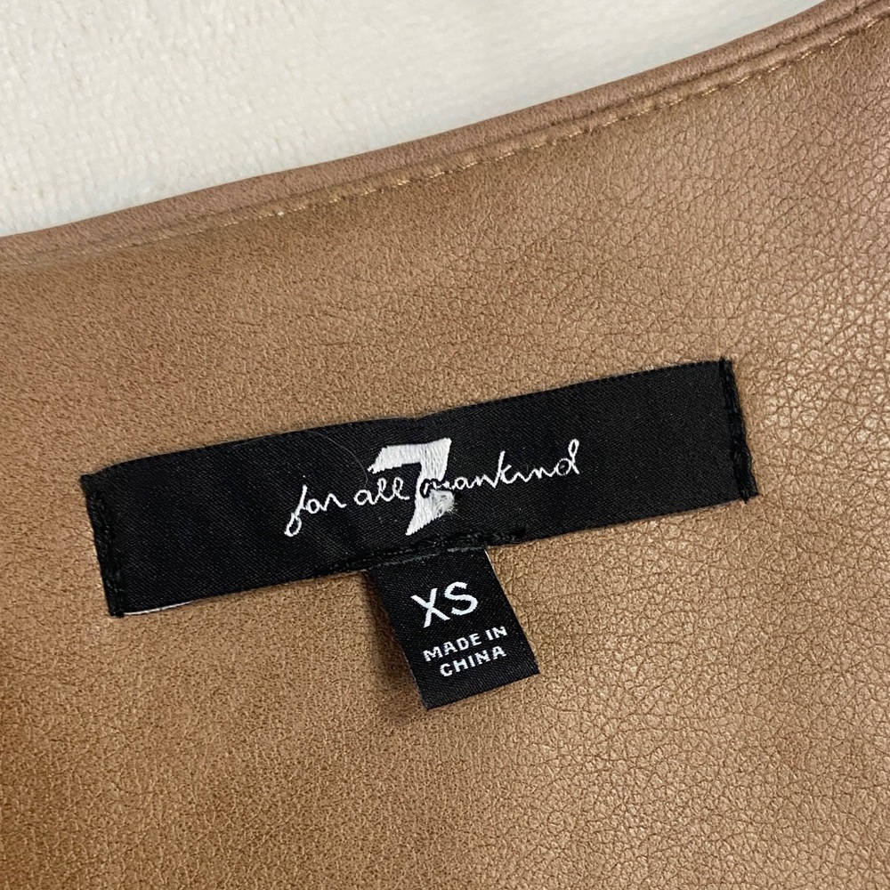 7 For All Mankind Camel Women's Faux Leather 2000s  twist crop top - Picture 2 of 6